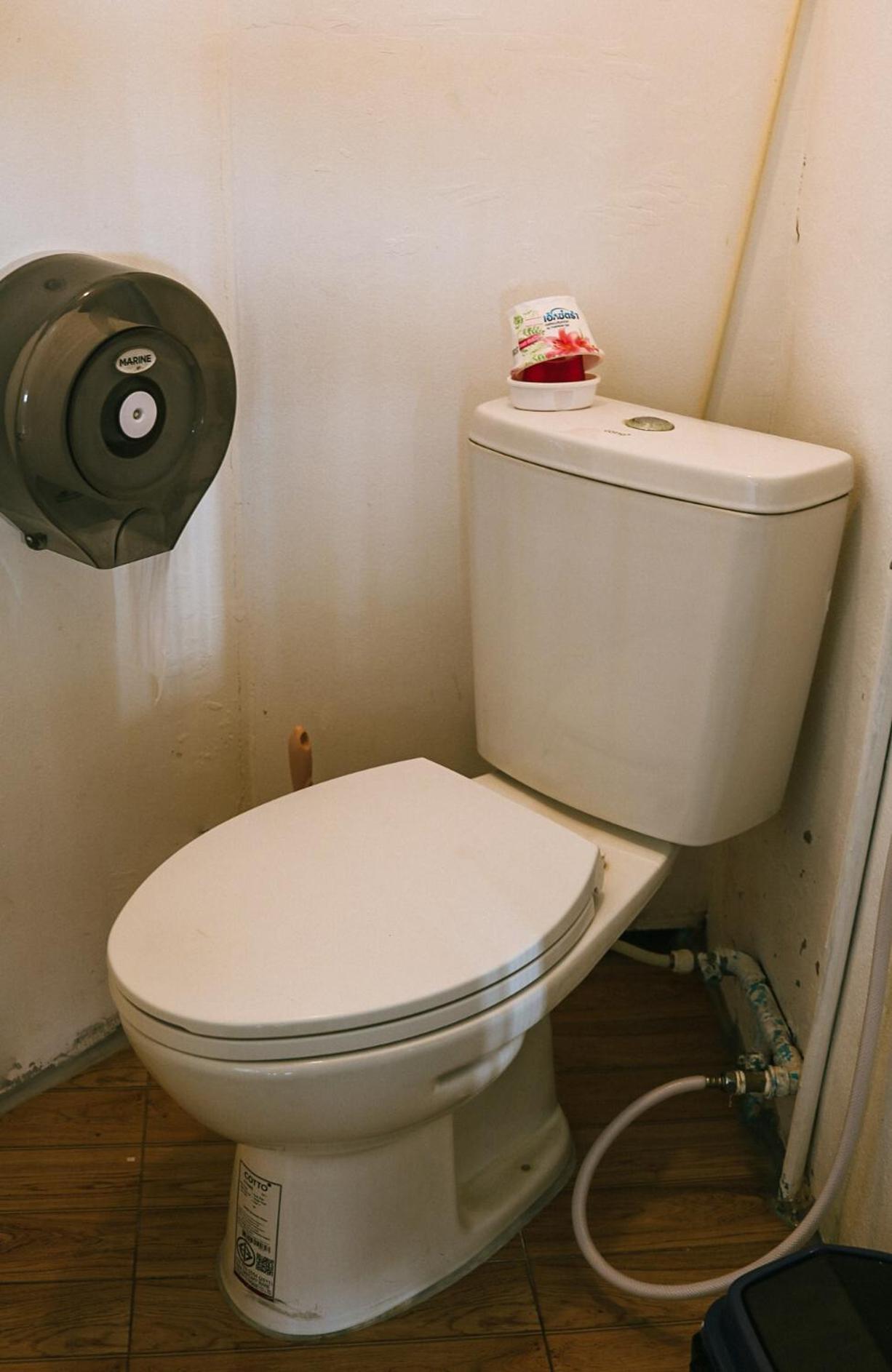 Watermellow Hostel Тау Экстерьер фото