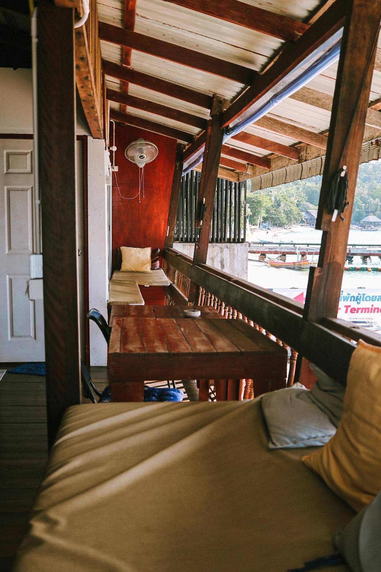 Watermellow Hostel Тау Экстерьер фото